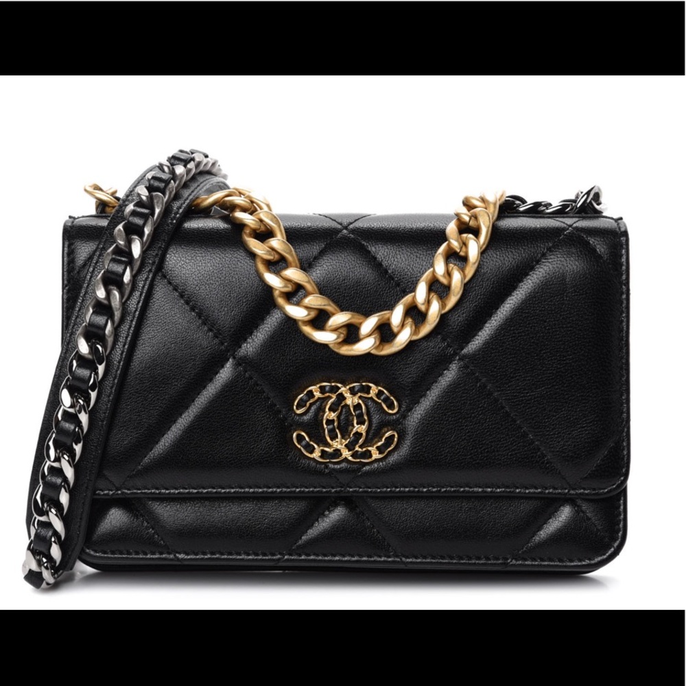 ‼️SOLD‼️Chanel Goatskin Quilted 19 Wallet On Chain